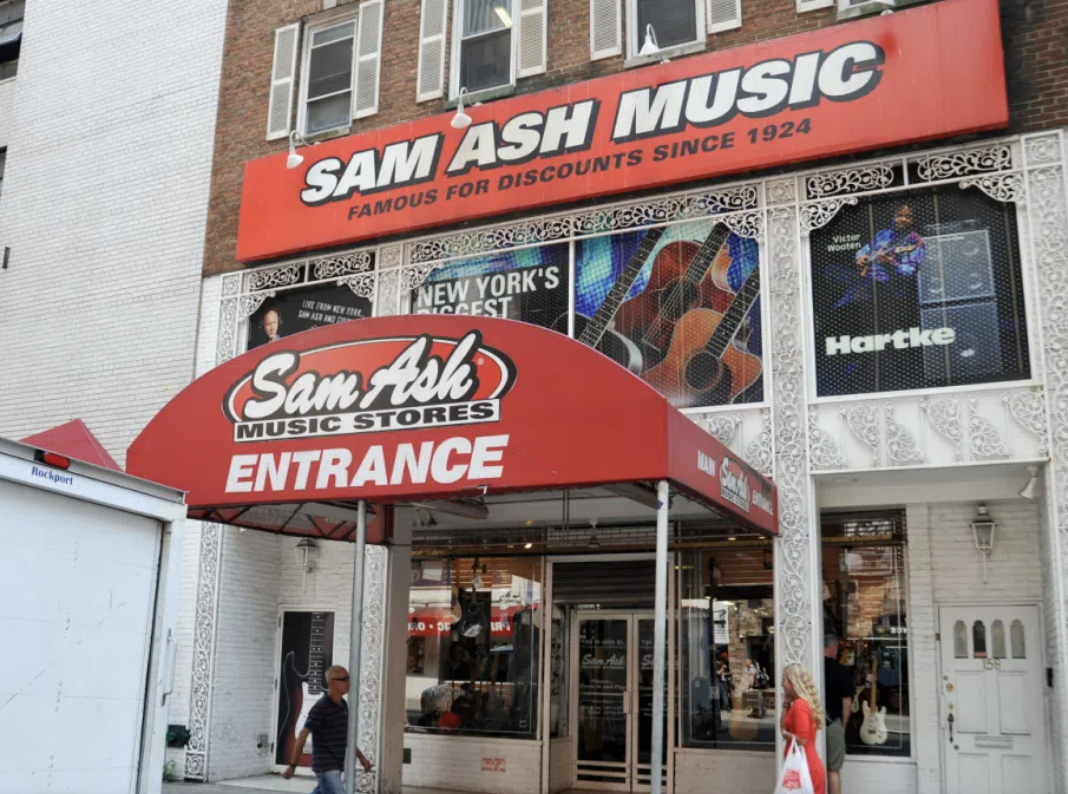 photo of Sam Ash Music storefront